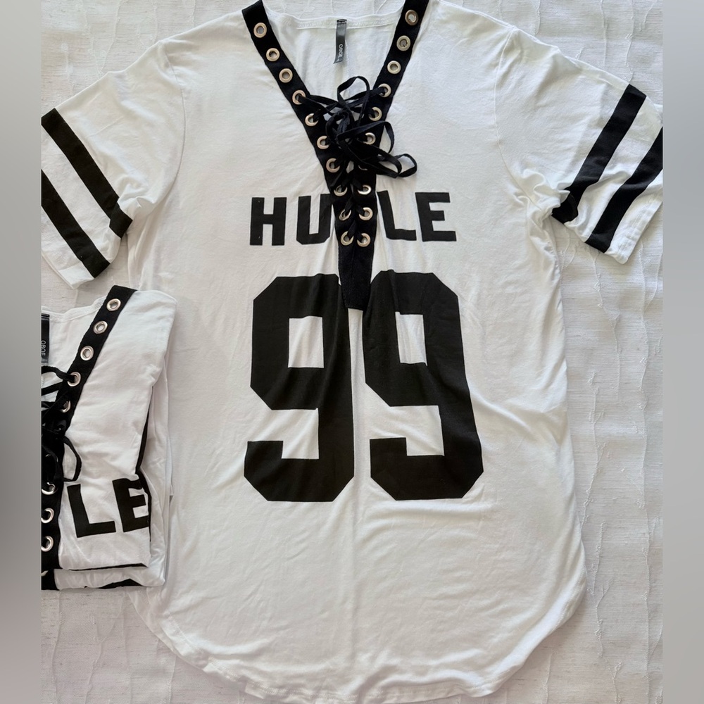 VARSITY T-SHIRT